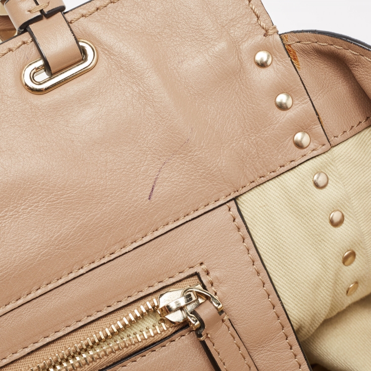 مملوكة مسبقًا Valentino Beige Leather Medium Rockstud Trapeze Tote