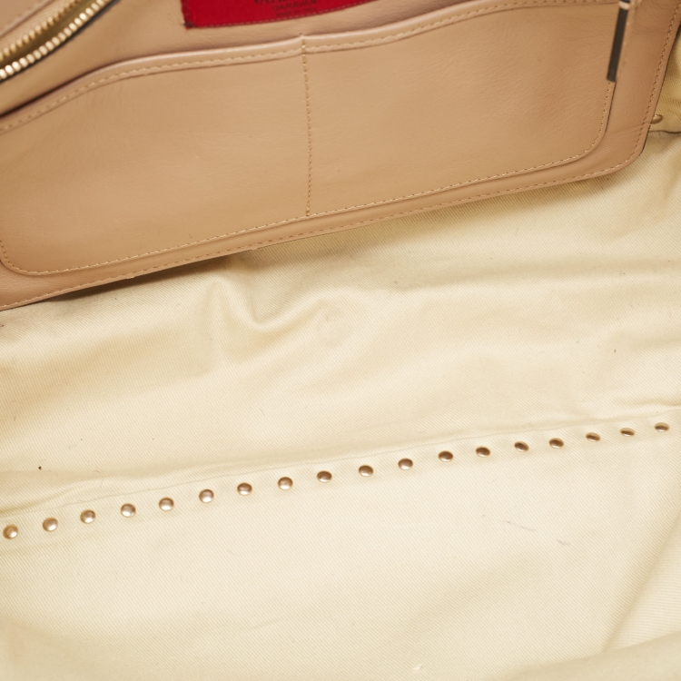 مملوكة مسبقًا Valentino Beige Leather Medium Rockstud Trapeze Tote