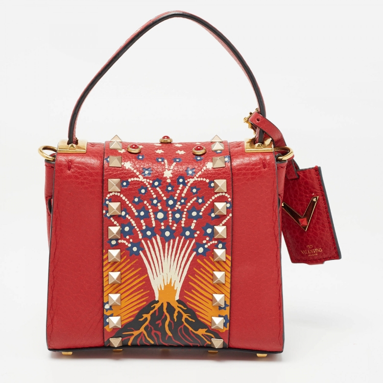 مملوكة مسبقًا Valentino Red Leather Enchanted Wonderland Micro My Rockstud Top Handle Bag 