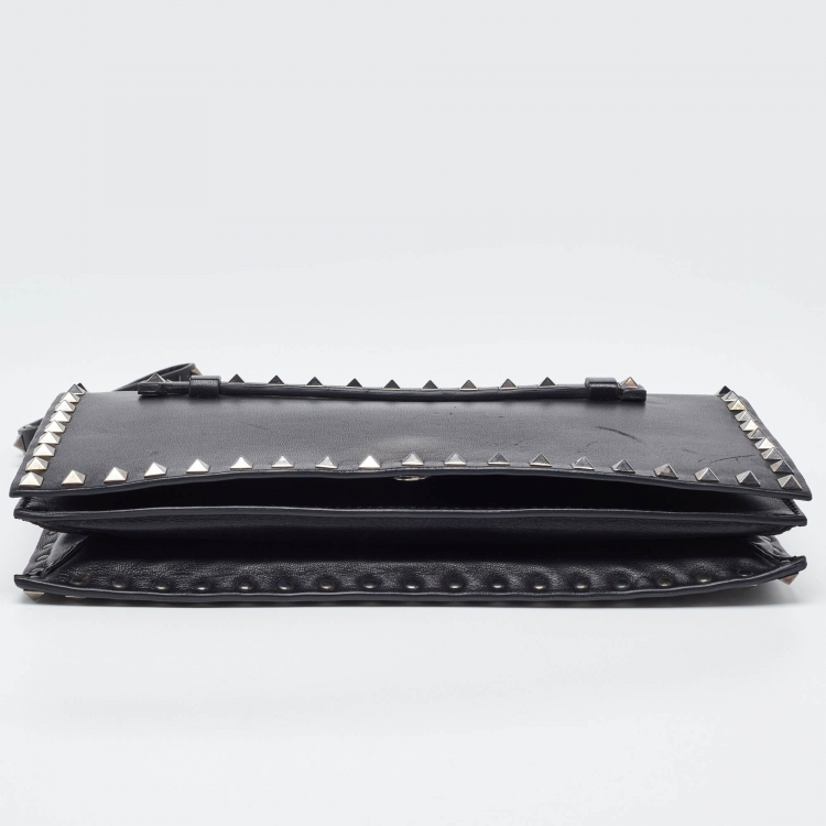 Pre Owned Valentino Black Leather Rockstud Clutch