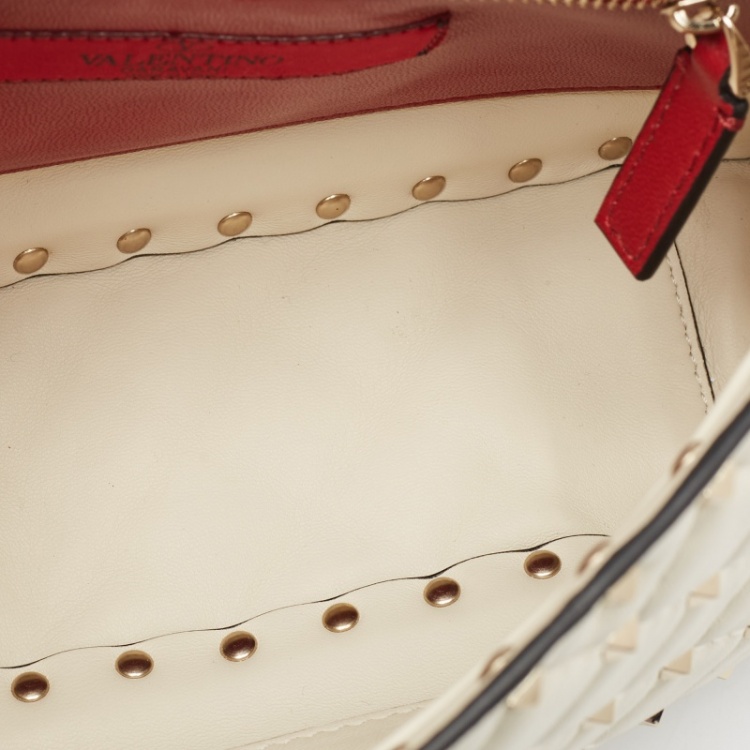 Pre Owned Valentino Off White Quilted Leather Medium Rockstud Spike Top Handle Bag