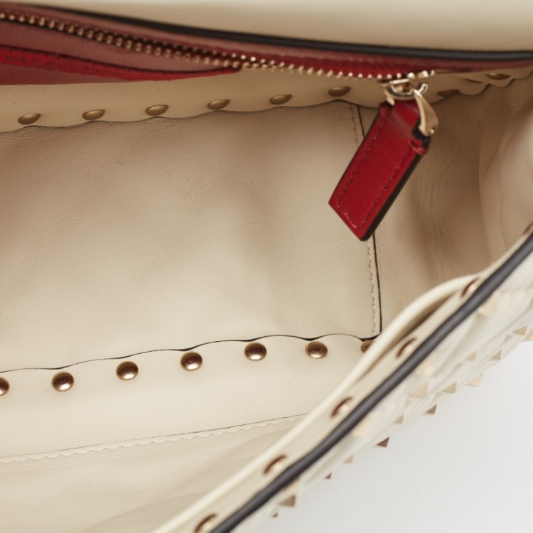 Pre Owned Valentino Off White Quilted Leather Medium Rockstud Spike Top Handle Bag