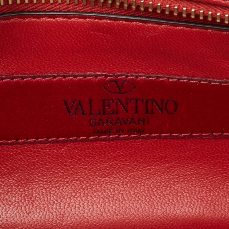 Pre Owned Valentino Off White Quilted Leather Medium Rockstud Spike Top Handle Bag