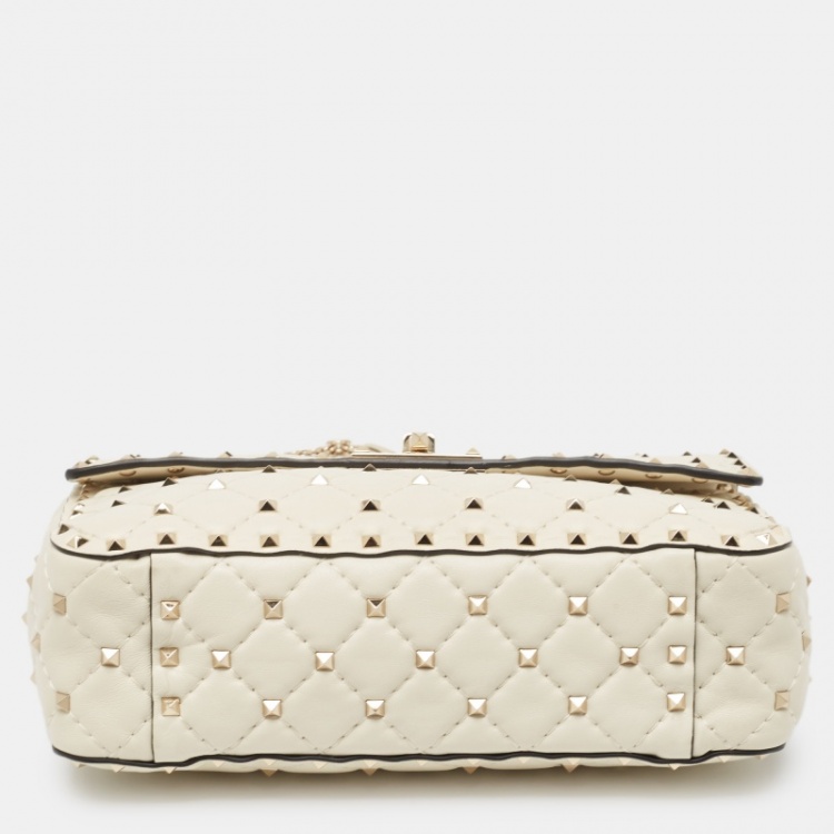 Pre Owned Valentino Off White Quilted Leather Medium Rockstud Spike Top Handle Bag