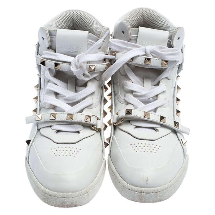 مملوكة مسبقًا Valentino White Leather Rockstud Amor High Top Sneakers Size 38
