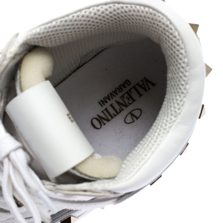 مملوكة مسبقًا Valentino White Leather Rockstud Amor High Top Sneakers Size 38