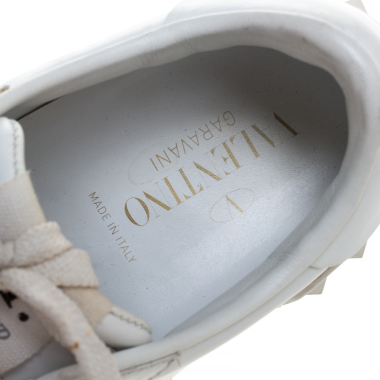 مملوكة مسبقًا Valentino White Leather Rockstud Untitled Low Top Sneakers Size 35.5