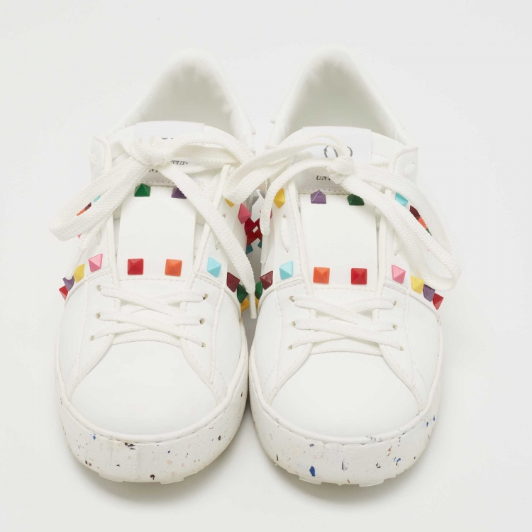 مملوكة مسبقًا Valentino White Leather Rockstud Sneakers Size 38