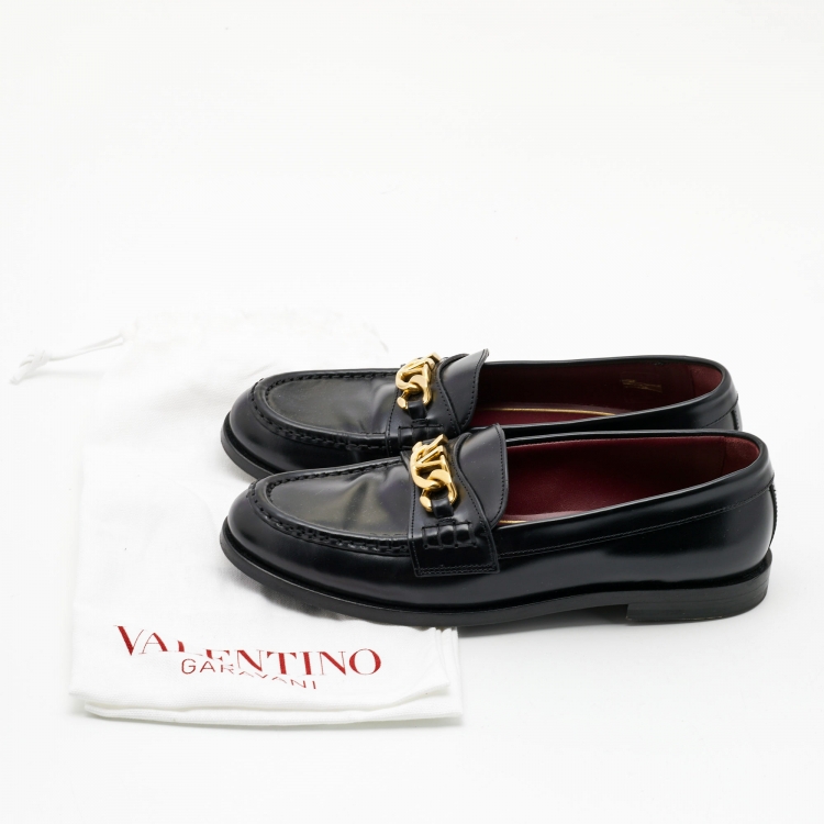 Pre Owned Valentino Black Leather Escape V logo Loafers Size 38