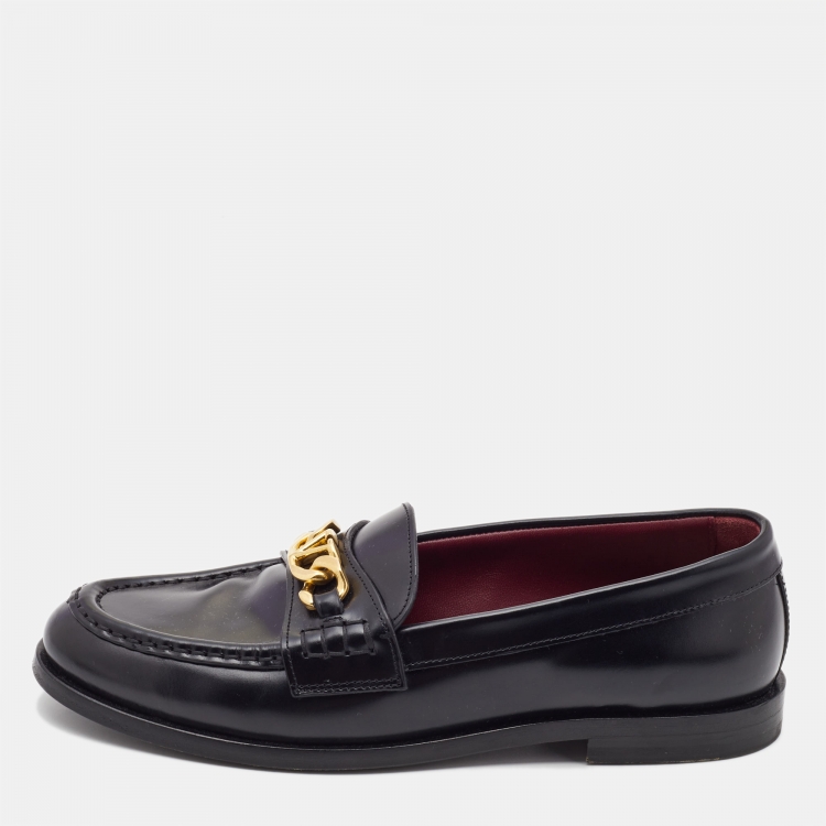 Pre Owned Valentino Black Leather Escape V logo Loafers Size 38