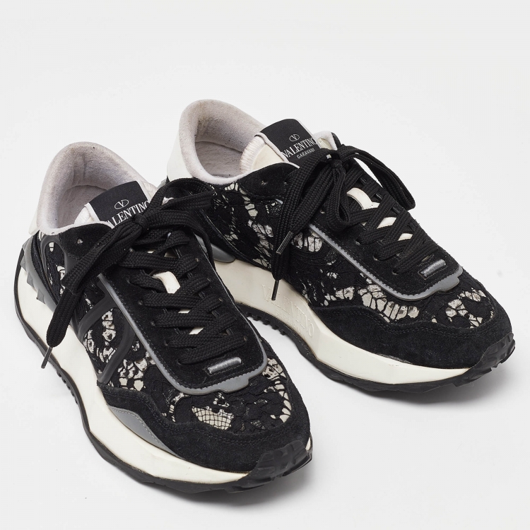 مملوكة مسبقًا Valentino Black/White Suede and Floral Lace Lacerunner Low Top Sneakers Size 37.5