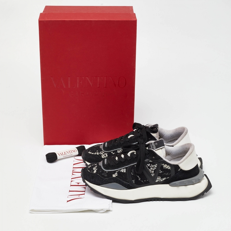 مملوكة مسبقًا Valentino Black/White Suede and Floral Lace Lacerunner Low Top Sneakers Size 37.5