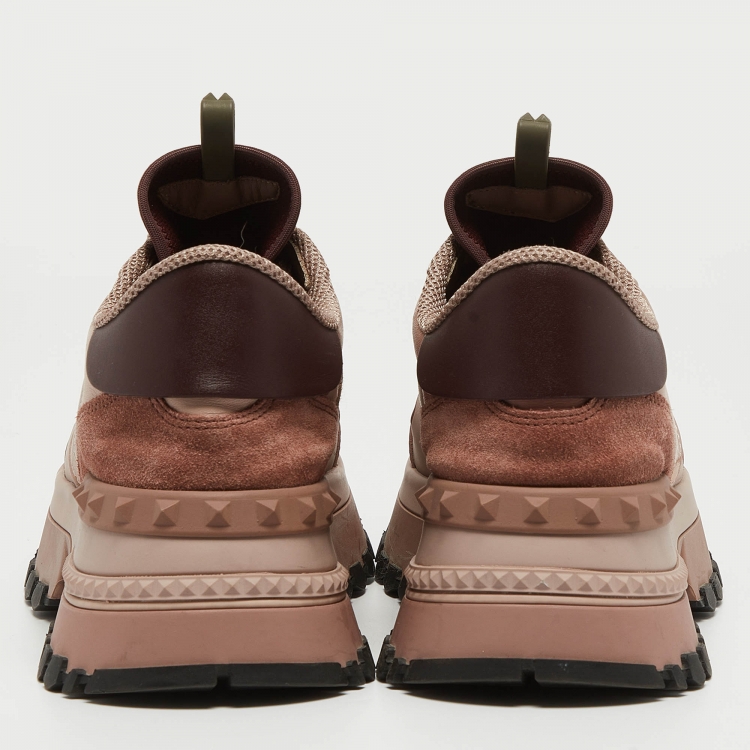 مملوكة مسبقًا Valentino Pink/Beige Suede and Leather Rockrunner Sneakers Size 39