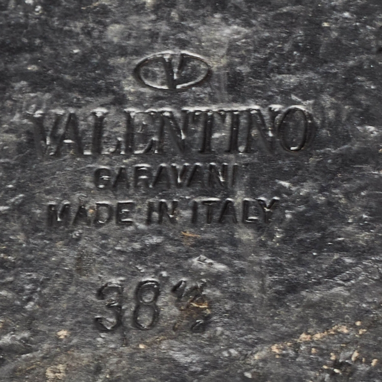 Pre Owned Valentino Cream Leather Roman Stud Ankle Strap Sandals Size 38.5