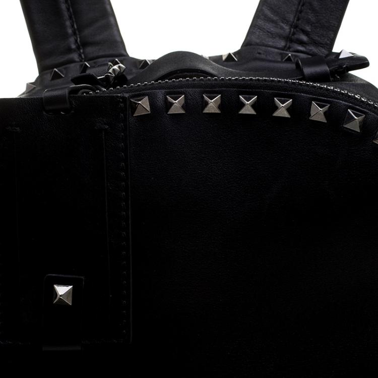 Pre Owned Valentino Black Leather Rockstud Backpack