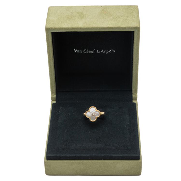 مملوكة مسبقًا Van Cleef & Arples Mother Of Pearl & Yellow Gold Vintage Alhambra Ring Size 55