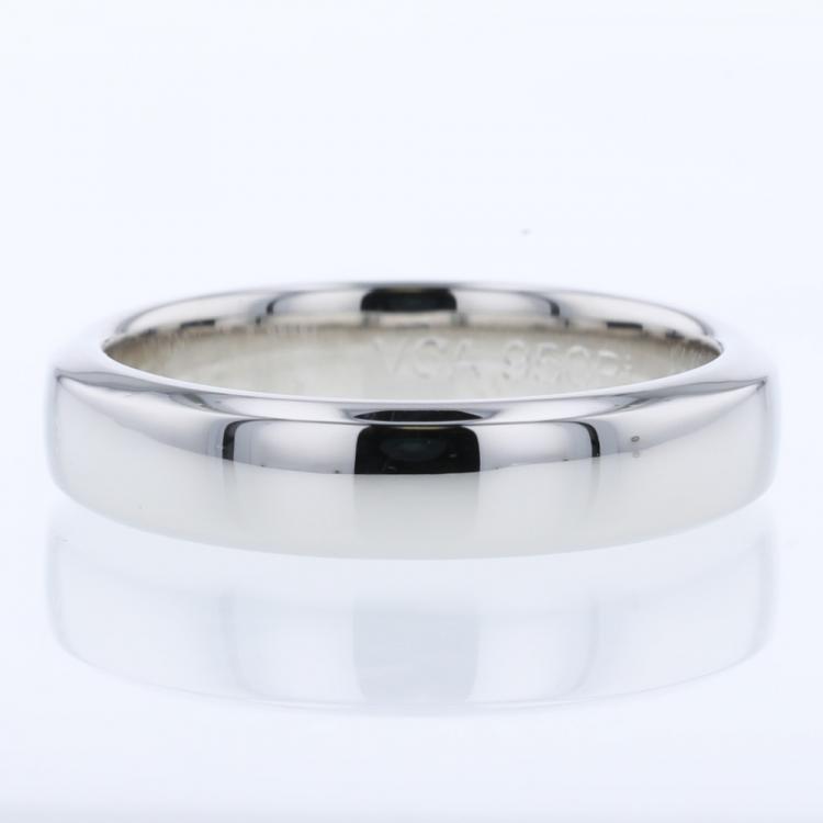 Pre Owned Van Cleef & Arpels Toujours Platinum Band Ring Size 47 