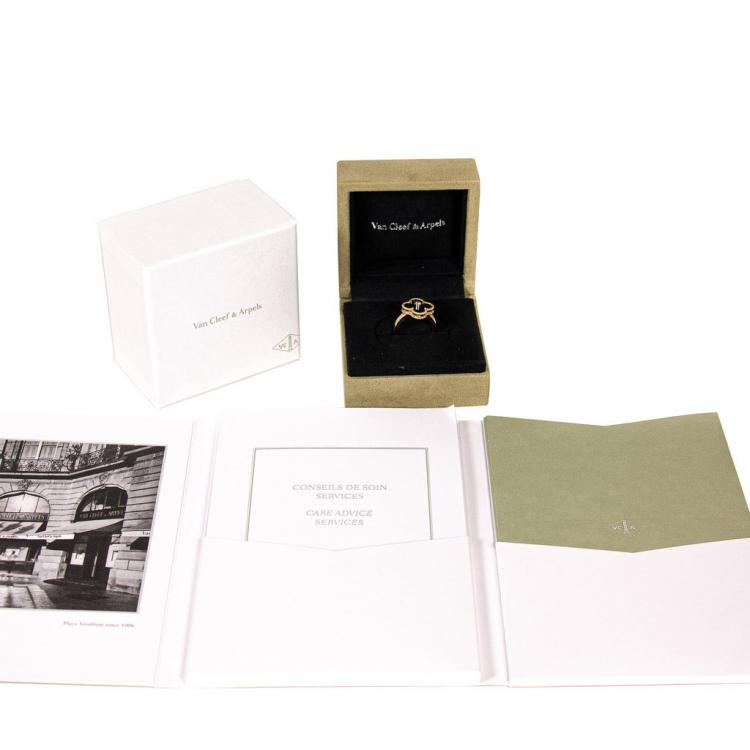 مملوكة مسبقًا Van Cleef & Arpels Alhambra Diamond Onyx 18K Yellow Gold Ring Size 52