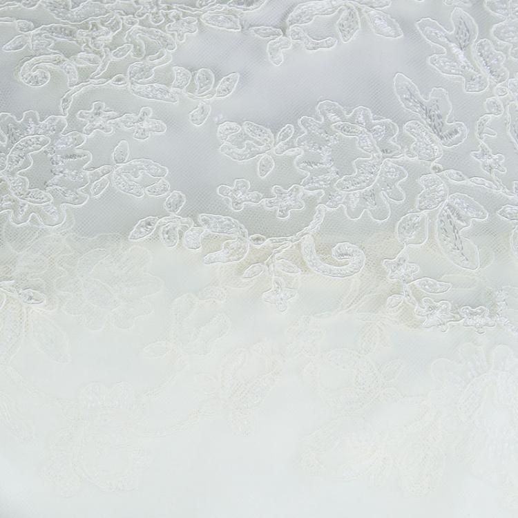 Pre Owned White by Vera Wang Strapless Lace Wedding Gown L