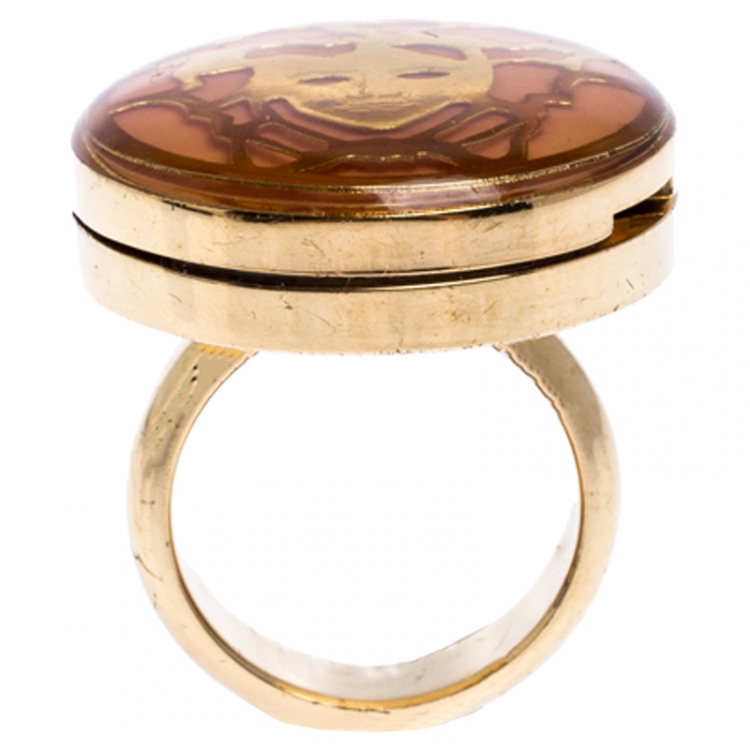 Pre Owned Versace Gold Plated Metal Flip Top Mirror Medusa Ring Size 50