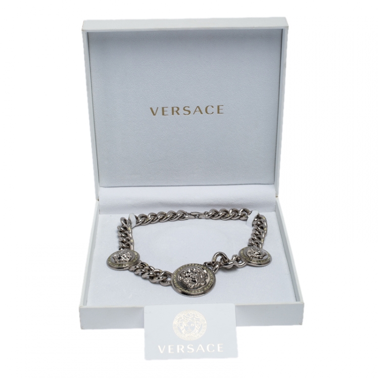 Pre Owned Versace Iconic Medusa Medallion Crystal Silver Tone Chain Link Statement Necklace
