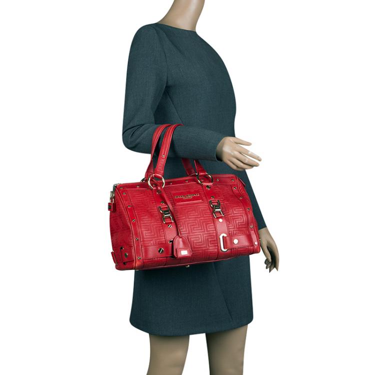 مملوكة مسبقًا Versace Red Quilted Leather Studded Satchel