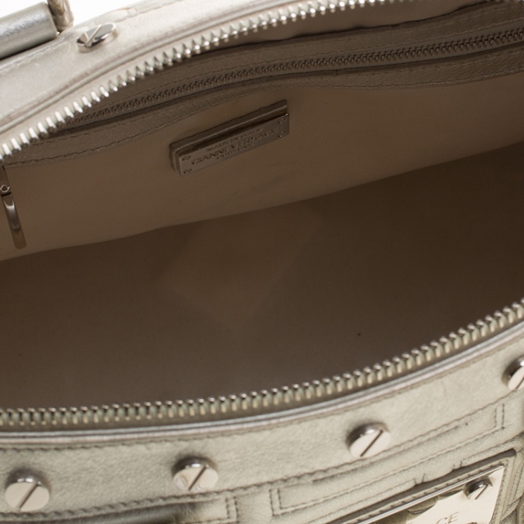 Pre Owned Versace Silver Quilted Patent Leather Snap Out Of It Satchel