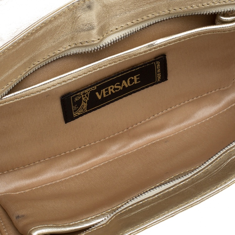 مملوكة مسبقًا Versace Light Gold Leather Clutch 