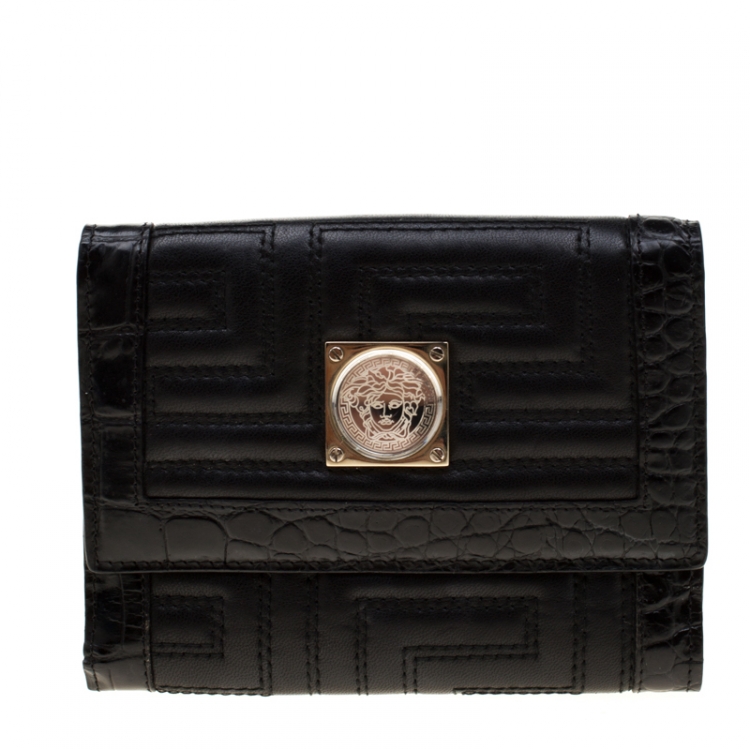 Pre Owned Versace Black Quilted Leather Bifold Wallet
