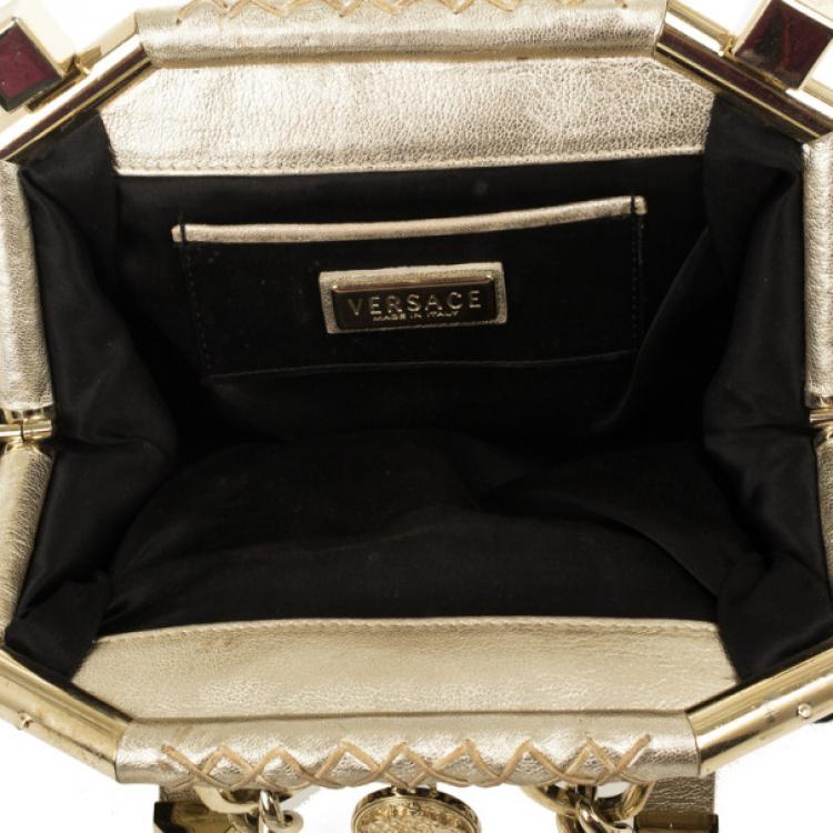 مملوكة مسبقًا Versace Black Monogram Madonna Boston Bag