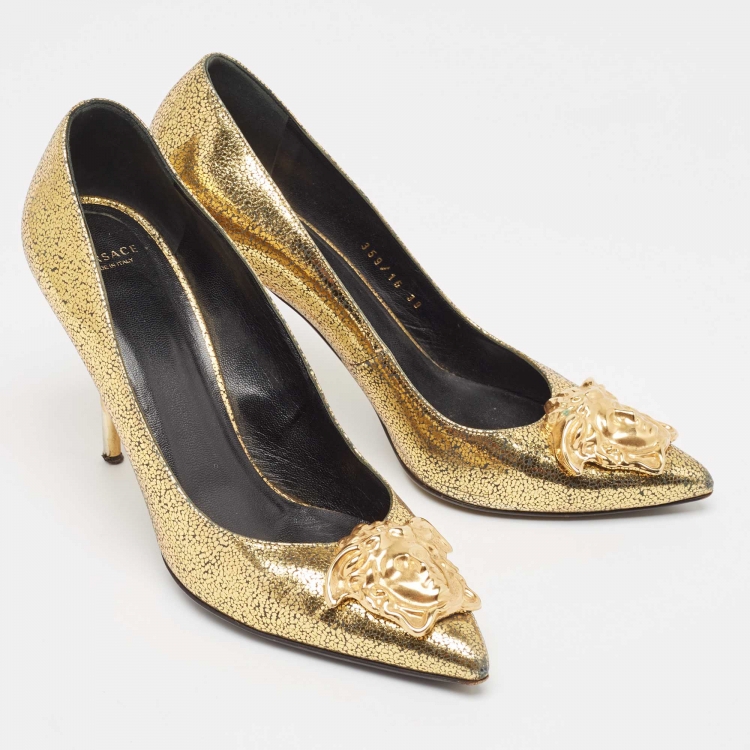 Pre Owned Versace Gold Textured Suede Medusa Pointed Toe Pumps Size 39
