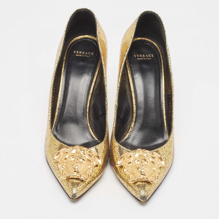 Pre Owned Versace Gold Textured Suede Medusa Pointed Toe Pumps Size 39