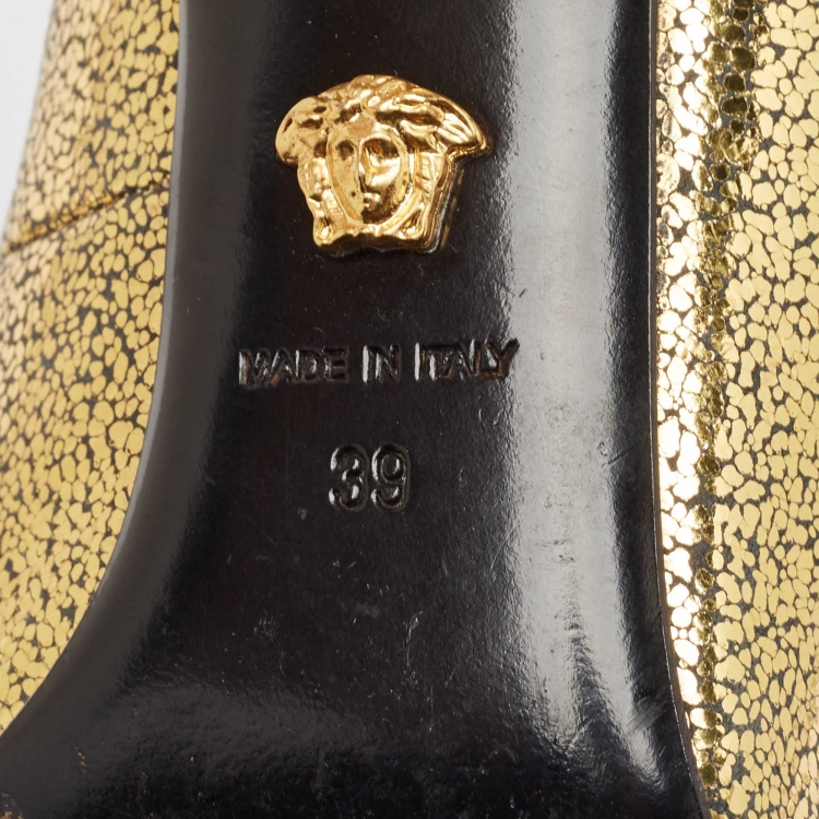 Pre Owned Versace Gold Textured Suede Medusa Pointed Toe Pumps Size 39