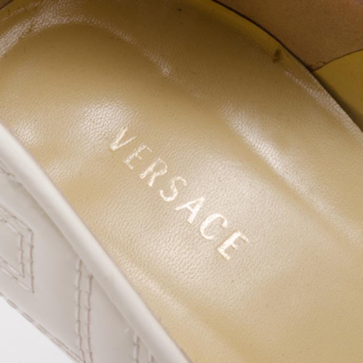 Pre Owned Versace White Patent Leather Pumps Size 40