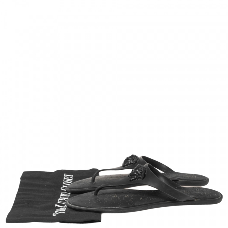 Pre Owned Versace Black Rubber Medusa Thong Flats Size 38