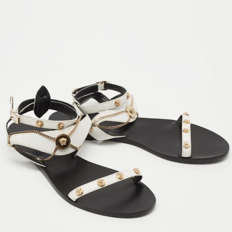 مملوكة مسبقًا Versace White Leather Medusa Sandals Size 39