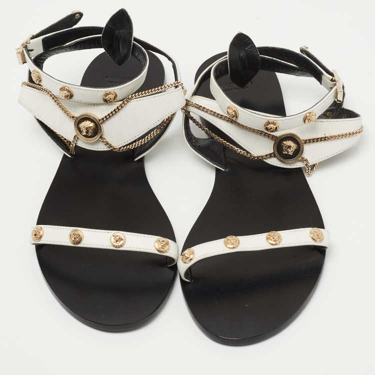 مملوكة مسبقًا Versace White Leather Medusa Sandals Size 39