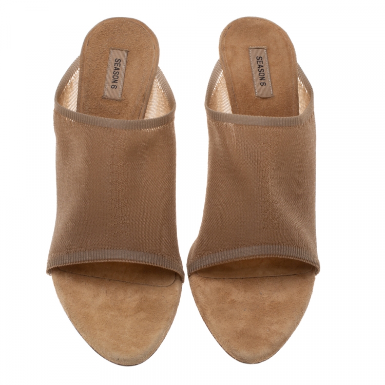 Pre Owned Yeezy Beige Mesh Season 6 Open Toe Mule Sandals Size 39