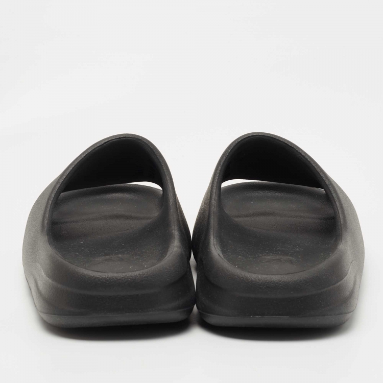 Pre Owned Yeezy x Adidas Black Rubber Onyx Flat Slides Size 39