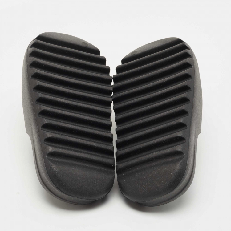 Pre Owned Yeezy x Adidas Black Rubber Onyx Flat Slides Size 39