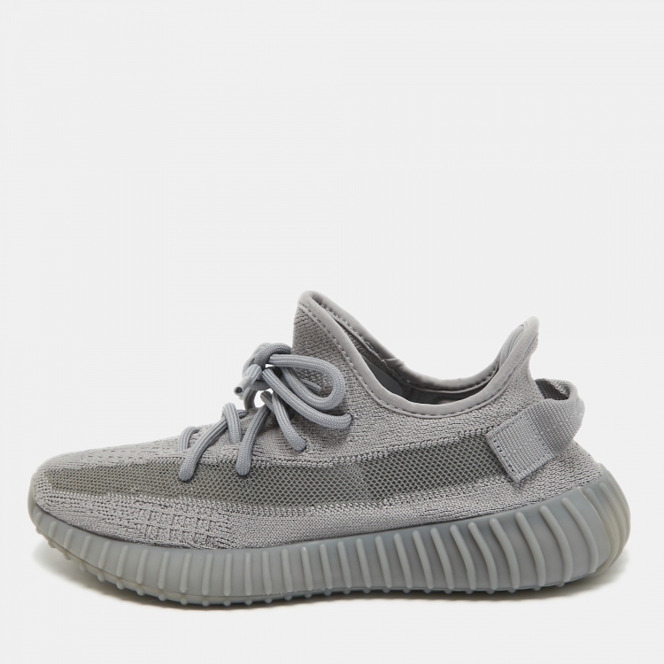 Pre Owned Yeezy x Adidas Grey Knit Fabric Boost 350 V2Steel Grey Sneakers Size 39 1/3