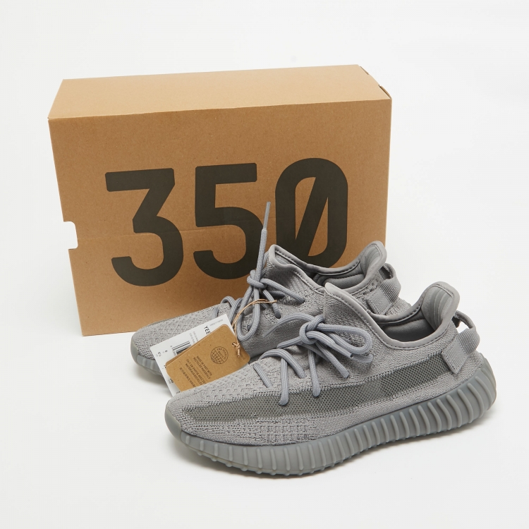 Pre Owned Yeezy x Adidas Grey Knit Fabric Boost 350 V2Steel Grey Sneakers Size 39 1/3