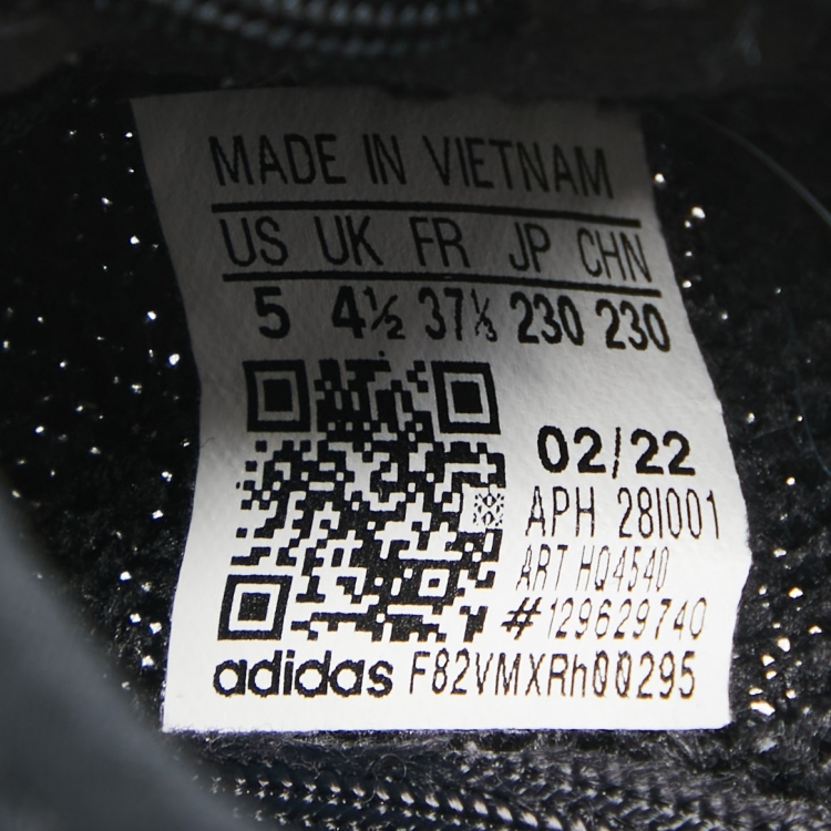 Pre Owned Yeezy x Adidas Black Knit Fabric Boost 350 V2 Onyx Sneakers Size 37 1/3