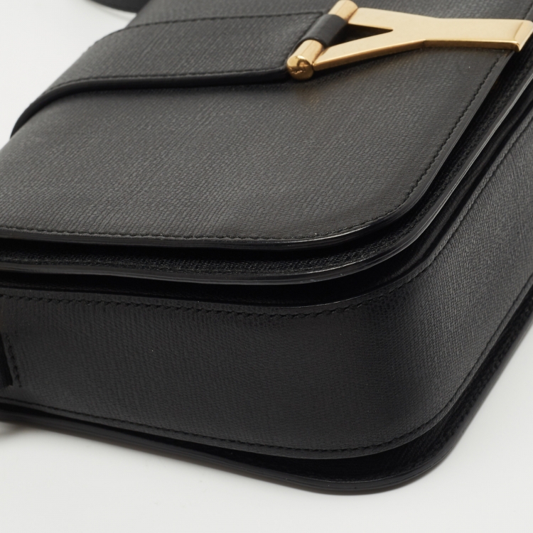مملوكة مسبقًا Yves Saint Laurent Black Leather Chyc Shoulder Bag