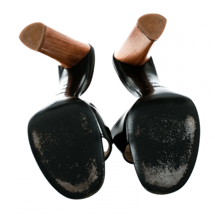 مملوكة مسبقًا Saint Laurent Paris Black Leather Sandals Size 39