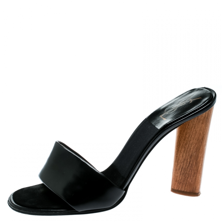 مملوكة مسبقًا Saint Laurent Paris Black Leather Sandals Size 39