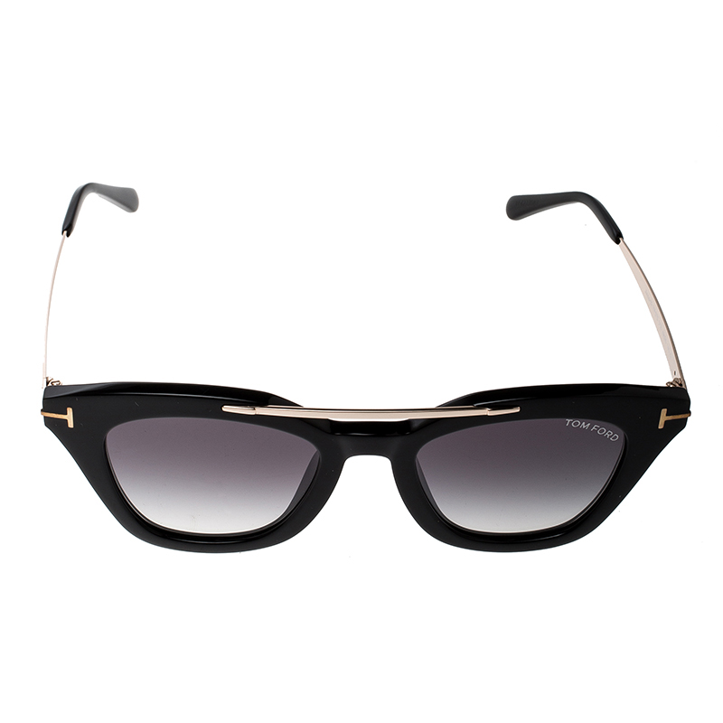 

Tom Ford Black/Black Gradient TF575 Anna 2 Sunglasses
