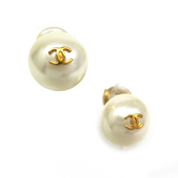 Chanel Artificial Pearl Earrings 26977 At Best Price Tlc Chanel Artificial Pearl Earrings Nextprev Prevnext