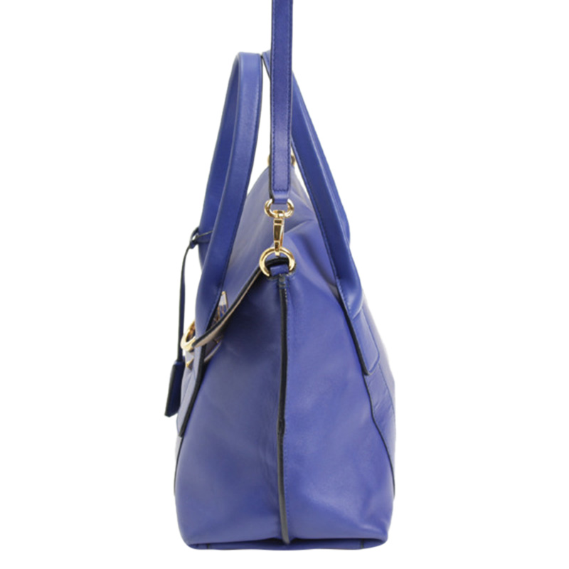

Salvatore Ferragamo Blue Leather Tote Bag