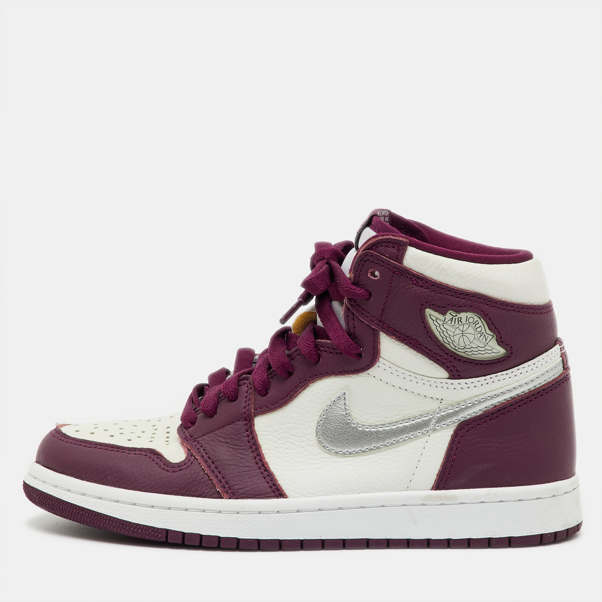 

Air Jordans Burgundy/White Leather Jordan 1 Retro High Bordeaux Sneakers Size 37.5